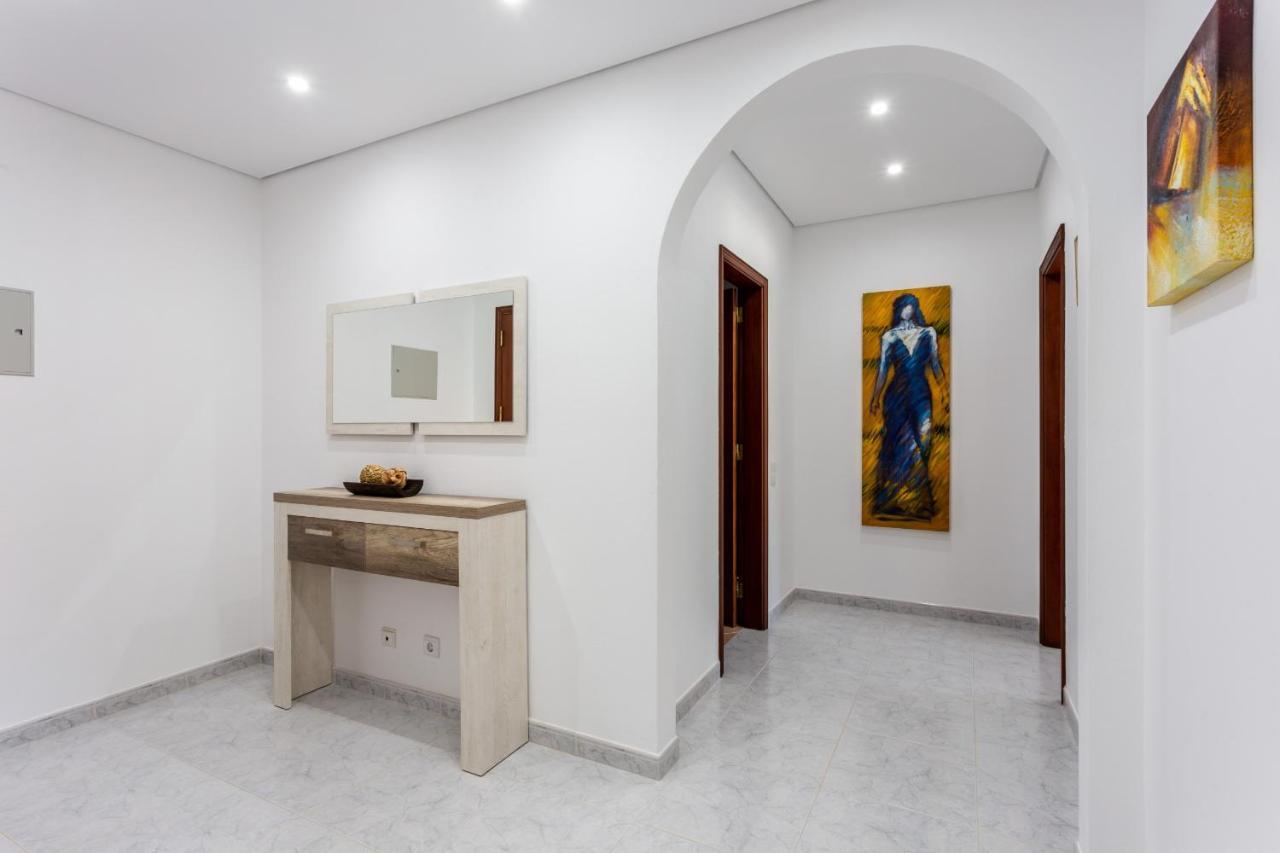 Downtown Lovers Home By Seewest Lagos Bagian luar foto