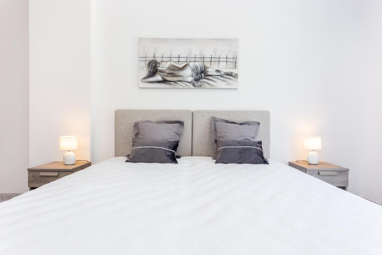 Downtown Lovers Home By Seewest Lagos Bagian luar foto