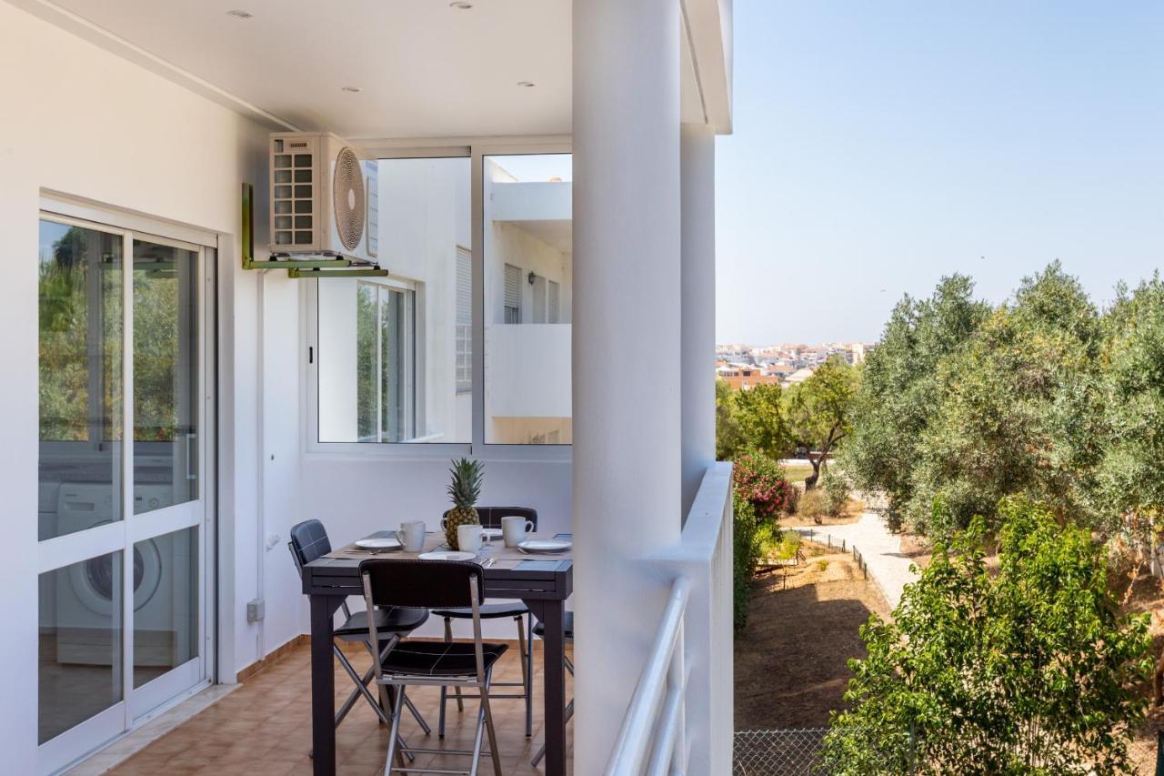 Downtown Lovers Home By Seewest Lagos Bagian luar foto